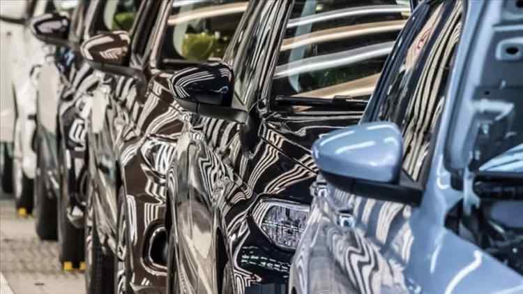 <p>Sıfır otomobil almak isteyenler için faizsiz satışlar devam ediyor. 7 milyon liraya kadar kredi veriliyor.</p>
