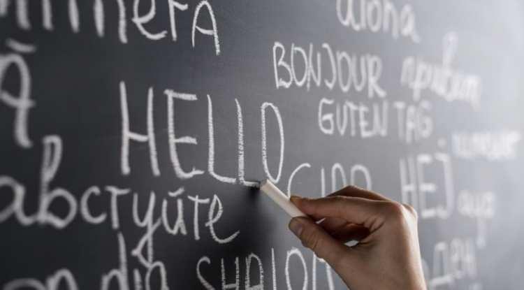 <p><strong>Bir dilin yapısını çözmek için 300 saat harcamamız gerebildiği gibi bir diğerinde aynı seviyeye gelmek için 2200 saatin üzerine çıkmamız gerekebilir. Dilbilim dünyası, bu karmaşayı çözdü ve dünyanın en zor öğrenilen dillerini sıraladı.</strong></p>
