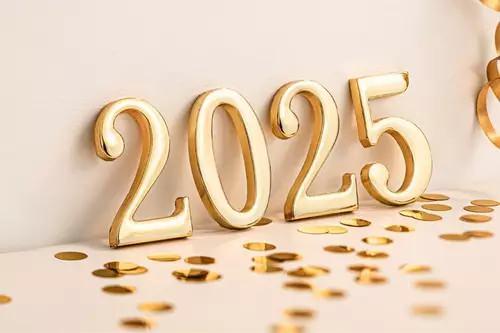 <p>2025 yılının sonlarına yaklaştığımız bu dönemde, sizin için geride bıraktığımız yılın en önemli anlarına dair bir derleme hazırladık. 2025 yılı, ünlü dünyasında pek çok unutulmaz olaya sahne oldu.</p>
