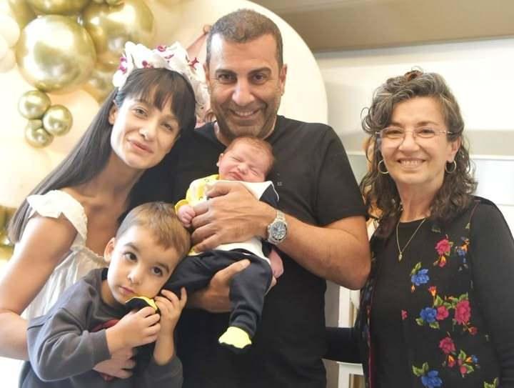 <p><strong>12- Emre Karayel</strong> <strong>ve</strong> <strong>Gizem Demirci</strong></p>

<p>&nbsp;</p>

<p>Karayel ve Demirci &ccedil;ifti, <strong>17 Ekim 2025</strong> tarihinde ikinci oğulları <strong>Cihan'</strong>ı kucaklarına aldı.</p>
