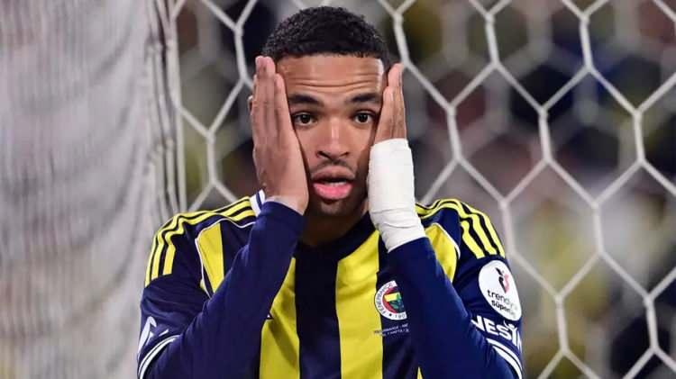 <p>* Youssef En Nesyri</p>
