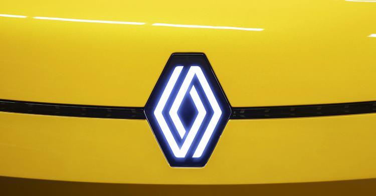 <p><span style="color:#B22222"><strong>RENAULT</strong></span></p>
