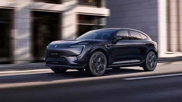 <p>Otomotivde beklenen yıl sonu indirimleri başladı. Markalar, aralık ayı fiyat listelerinde büyük düşüşlere imza attı; güncel sıfır araç listeleri açıklandı.</p>
