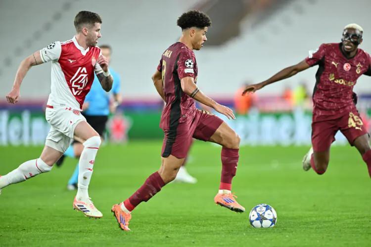 <p>Le Parisien: Monaco, bu zorlu galibiyetle eleme turuna bir adım daha yaklaştı<br />
<br />
"Monaco, Amerikalı forvet Folarin Balogun'un gol&uuml;yle Galatasaray'ı kıl payı yenerek kritik bir galibiyet elde etti.</p>
