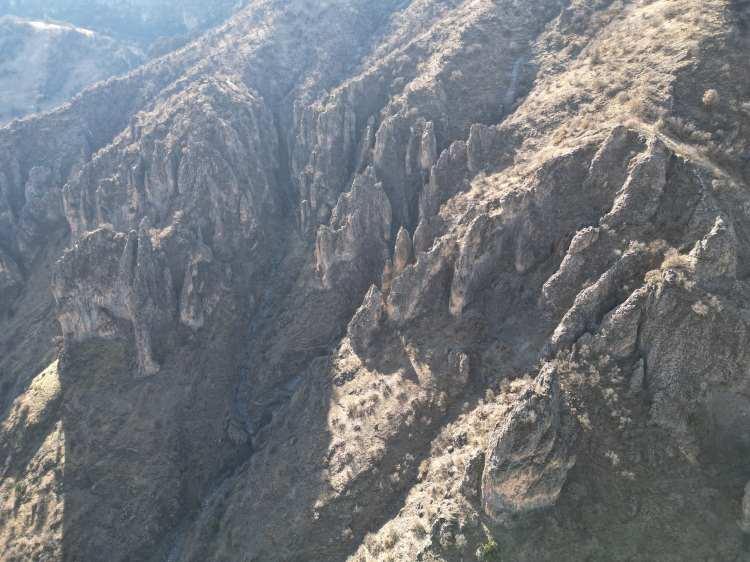 <p>Bir zamanlar teröristlerin yuvası olan bölge, huzur ve güvenin sağlanmasıyla beraber terörsüz Türkiye hamlesiyle teröristlerden temizlendi.</p>

<p> </p>
