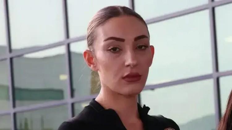 <p><span style="color:#800080"><em><strong>"Yakalanmadan &ouml;nce annesinin mezarına gitti, ağlayarak benimle konuştu. Annesiyle bazı tartışmaları olduğunu biliyordum ama b&ouml;ylesine bir s&uuml;rece d&ouml;n&uuml;şeceğini aklımın ucundan ge&ccedil;irmezdim. Bir babayım, inanmak istemedim. Her anne-kız arasında sorun olur ama bu boyutta bir şey olabileceğini hi&ccedil; d&uuml;ş&uuml;nmedim."</strong></em></span></p>
