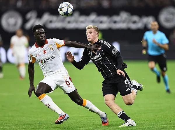 <p>30- Eintracht Frankfurt | 4 Puan | -8 Averaj</p>
