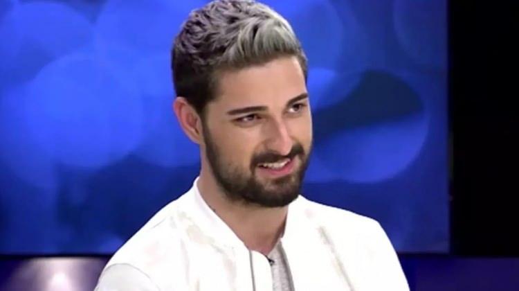 <p>NELER OLMUŞTU?</p>

<p>Usta sanatçının oğlu Ahmet Tatlıses son olarak sosyal medya hesabında imalı bir paylaşım yaparak dikkat çekmişti.</p>

<p> </p>
