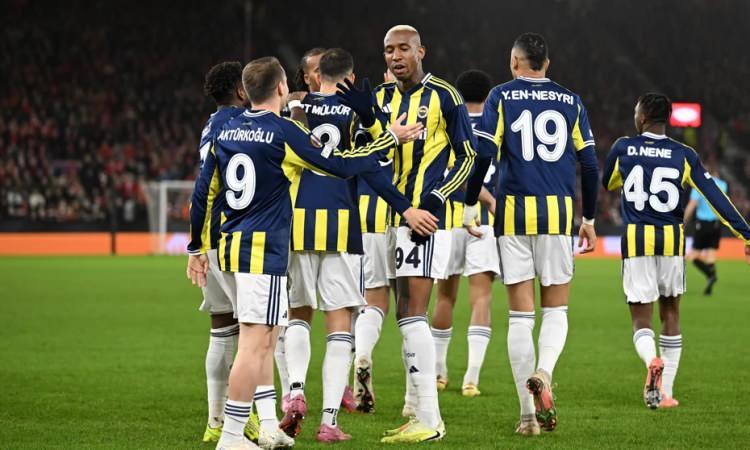 <p>Fenerbah&ccedil;e, kalan son iki ma&ccedil;ında Aston Villa ile i&ccedil;erde, FCSB ile de deplasmanda karşılaşacak.</p>
