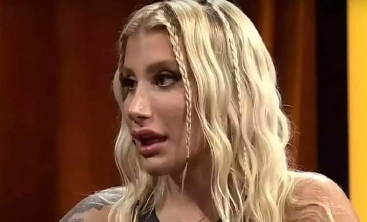 <p>Olay, bir sosyal medya kullanıcısının<span style="color:#800080"><em><strong> "İrem Derici ile aramızda 16 yaş olmasaydı çok iyi arkadaşlar olabilirdik. Çok yazık maalesef" </strong></em></span>şeklindeki yorumunu, Derici'nin <strong>yanlış yorumlamasıyla başladı</strong>.</p>
