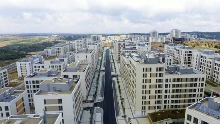 <p><span style="color:#B22222"><strong>&Ouml;ne &ccedil;ıkan mahalleler&nbsp;</strong></span></p>

<p><br />
Boyalık<br />
Yassı&ouml;ren<br />
Dursunk&ouml;y<br />
Sazlıbosna<br />
Şamlar<br />
Baklalı<br />
&Ccedil;ilingir<br />
Hacımaşlı</p>
