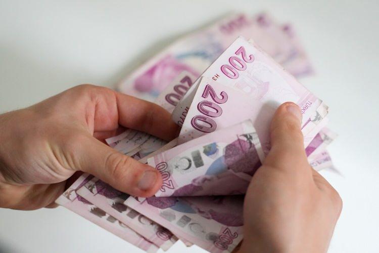 <p><span style="color:#A52A2A"><strong>BU 3 TÜRÜ AVLAMANIN CEZASI 57 MİLYON 300 BİN TL </strong></span></p>

<p> </p>

<p>Listede bulunan nesli kritik derecede tehlikede olan 3 tür hayvanı avlamanın toplam cezası <span style="color:#A52A2A"><em><strong>57 milyon 300 bin TL</strong></em></span> olarak görüldü. </p>

<p> </p>

<p>Koruma altına alınan yaban hayvanlarını avlama cezası şöyle: </p>
