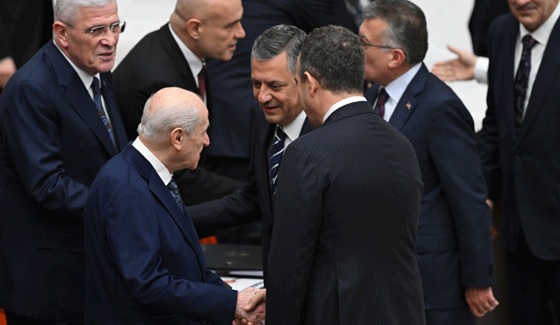 <p>Meclis Genel Kurulu, bugün 2026 yılı Merkezi Yönetim Bütçe Kanunu teklifi görüşmeleri için toplandı. Görüşmeler hafta sonu dahil 14 gün boyunca kesintisiz devam edecek.</p>

<p> </p>
