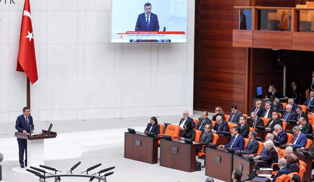 <p>Cumhurbaşkanı Yardımcısı Cevdet Yılmaz konuşma yaptı.</p>
