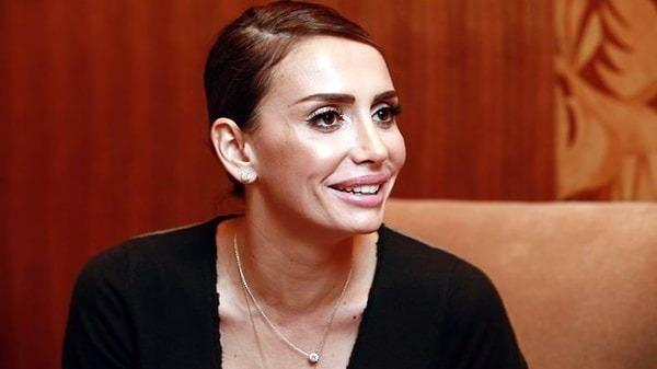 <p>İkili arasında yapılan protokole g&ouml;re; iki &ccedil;ocuğun velayeti anneye verildi. &Ccedil;iftin Beykoz'daki evleri satılıp 2 milyon dolar Jahovi&ccedil;'e verilirken 500 bin dolar ise &ccedil;ocukların eğitimi i&ccedil;in harcanacaktı.</p>
