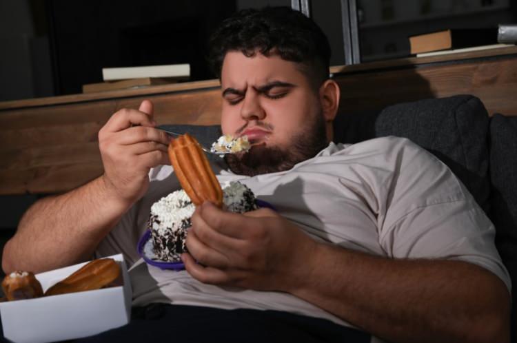 <p><span style="color:#B22222"><strong>20-40 YAŞ KADINLARDA DAHA SIK GÖRÜLÜYOR</strong></span></p>

<p> </p>
