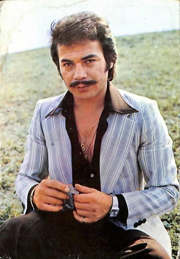 <p><span style="color:#800080"><em><strong>"Bu haliyle ben oynayacağım. Gençliğimi canlandıracak isim için ise arayışımız sürüyor."</strong></em></span></p>
