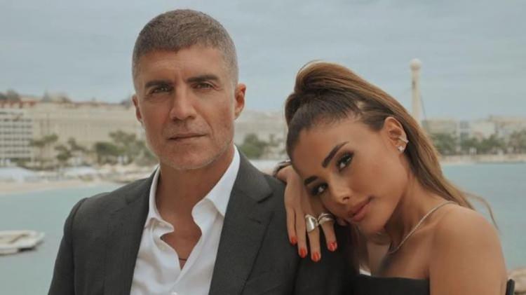 <p>Ailesiyle yaşadığı kaoslar ve mal varlığı haberleriyle gündemden hiç düşmeyen ünlü şarkıcı ve oyuncu <strong>Özcan Deniz</strong>, hakkında son günlerde bir emlakçı tarafından ortaya atılan <span style="color:#800080"><strong><em>"20'ye yakın evi var, bir siteyi satın aldı" </em></strong></span>iddialarına avukatı aracılığıyla yanıt verdi.</p>
