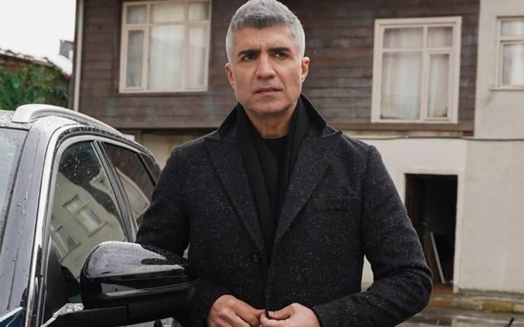 <p>Şimdilerde servetiyle gündeme gelen Deniz'in, sosyal medya fenomeni Özlem Öz paylaştığı "lüks ev turu" videosuyla adeta magazin gündemine bomba gibi düştü.</p>
