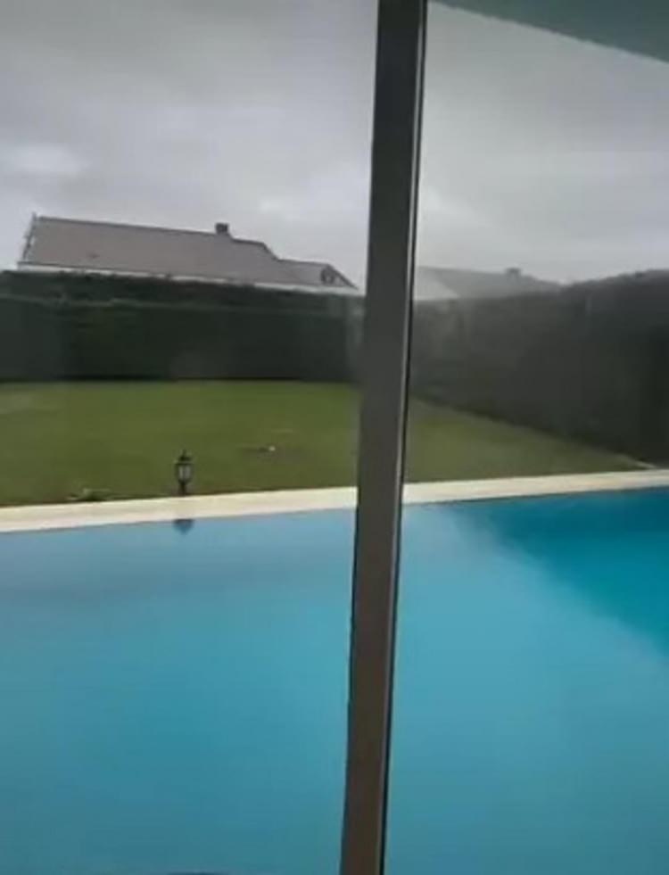 <p>Emlak&ccedil;ının a&ccedil;ıkladığı bilgilere g&ouml;re Deniz'in sitede 20'ye yakın m&uuml;lk&uuml; bulunuyor.</p>
