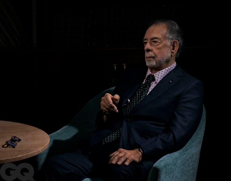 <p><strong>Başta "The Godfather" efsanesi olmak üzere "Kıyamet" ve "Konuşma" gibi unutulmaz yapımlara imza atan dünyaca ünlü yönetmen Francis Ford Coppola, son dönemlerde "Megalopolis" filmi için harcadığı servetle gündemdeydi.</strong></p>
