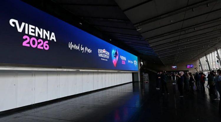 <p><span style="color:#FF0000"><strong>PORTEKİZLİ SANAT&Ccedil;ILAR ORTAK A&Ccedil;IKLAMADA BULUNDU</strong></span></p>

<p><strong>Eurovision'da Portekiz'i temsil etmek i&ccedil;in ulusal yarışmaya katılacak 16 şarkıcı ve m&uuml;zik grubu, sosyal medya &uuml;zerinden ortak bir a&ccedil;ıklamada bulundu. Tek y&uuml;rek olan sanat&ccedil;ılar, se&ccedil;ilmeleri halinde yarışmaya katılmayı reddettiklerini bildirdi.</strong></p>
