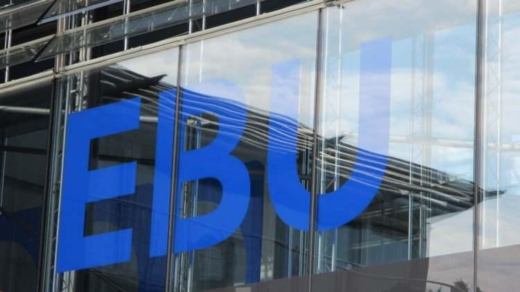 <p><span style="color:#B22222"><strong>AVRUPA YAYIN BİRLİĞİNE SERT ELEŞTİRİ</strong></span></p>

<p><strong>Avrupa Yayın Birliği'nin ikiy&uuml;zl&uuml; bir tavır sergilediğine dikkat &ccedil;eken sanat&ccedil;ılar, a&ccedil;ıklamanın devamında şu ifadeleri kullandı:</strong></p>

<p><strong>"Rusya'nın 2022 Eurovision Şarkı Yarışması'na katılımının siyasi nedenlerle (Ukrayna'nın işgali) yasaklanmasına rağmen, BM'ye g&ouml;re Gazze'deki Filistinlilere karşı soykırım eylemleri ger&ccedil;ekleştiren İsrail'e aynı &ouml;nlemin uygulanmamış olması bizi şaşırttı."</strong></p>
