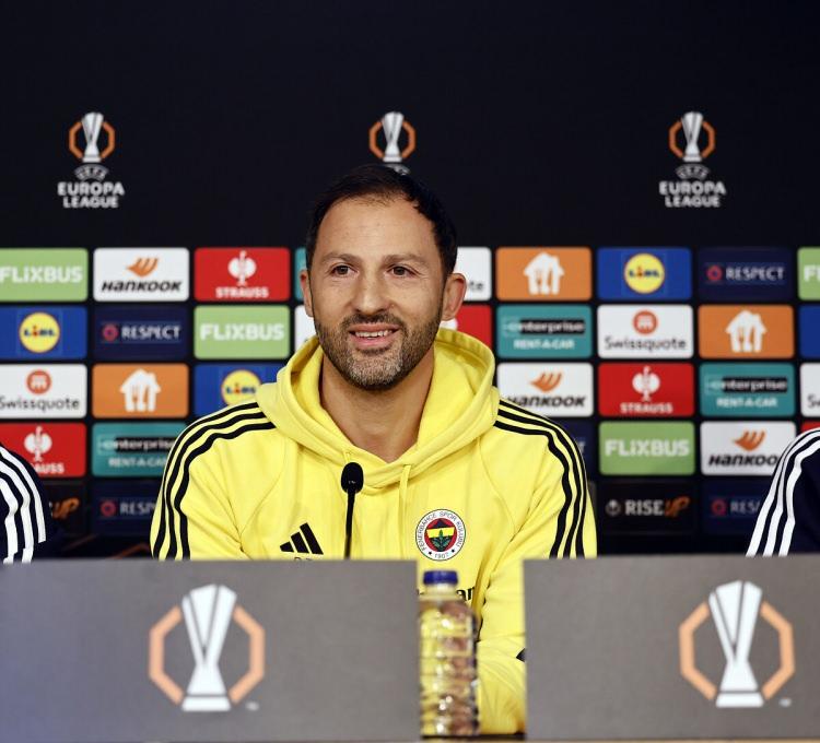 <p>Başkan kötü futbolun nedenini sorgularken Tedesco bu durumu Semedo'nun sakatlanarak oyundan çıkmasına ve oyun planlarının bozulmasına bağladı.</p>
