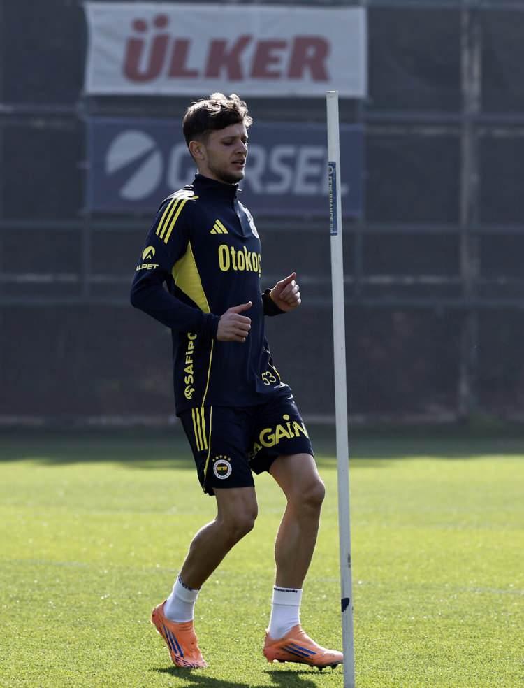 <p>Sebastian Szymanski</p>
