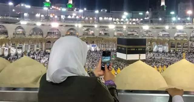 <p>2026 Hac dönemi öncesi hayata geçirilen bu düzenleme kapsamında yasağa uymayan ziyaretçiler hakkında işlem yapılacağı bildirildi. </p>
