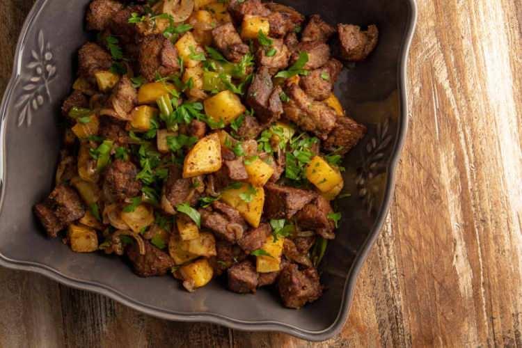 <p><strong>Dünyanın en tartışmalı lezzetlerinden biri olan sakatatlar, kimi içi ziyafet kimi içinse tabakta asla yeri olmayan bir tabu! Her ne kadar tadı ve dokusu tartışma konusu olsa da bu besinler, faydalarıyla tam bir şifa deposu.</strong></p>
