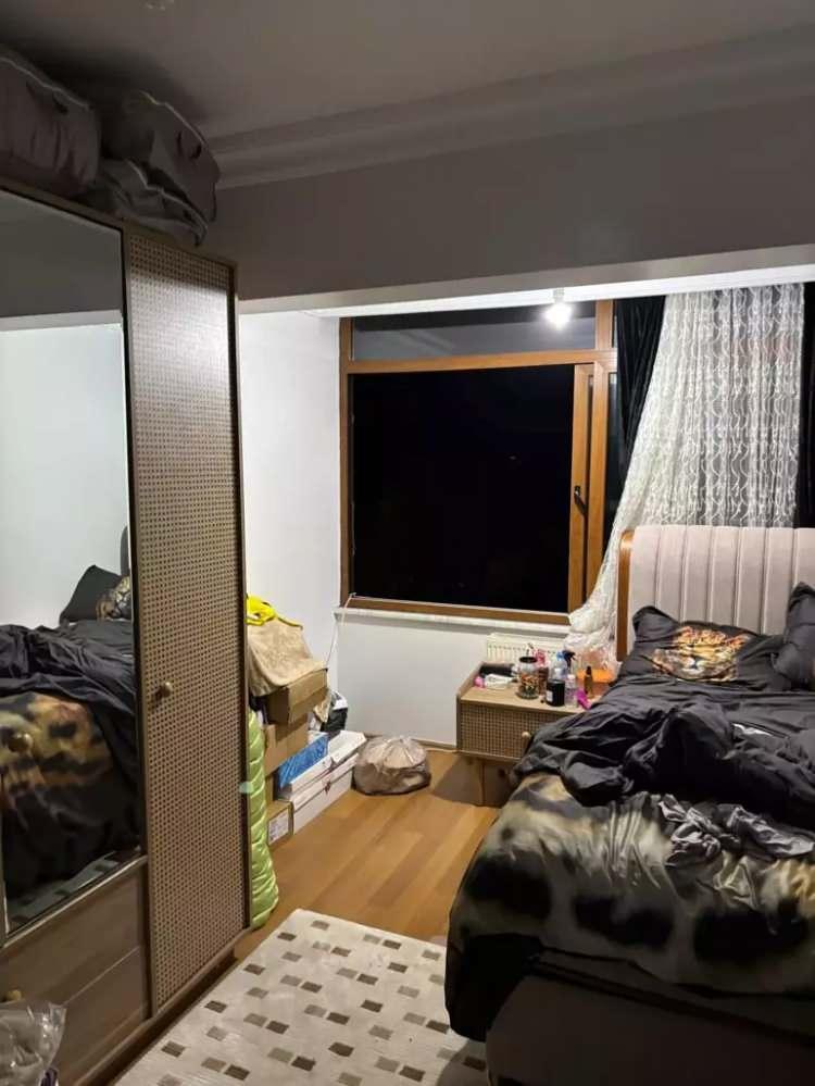 <p>&Ouml;zel tekniklerle &ccedil;&ouml;z&uuml;mlenen ses kayıtlarında, G&uuml;ll&uuml;'n&uuml;n kızı <strong>Tuğyan &Uuml;lkem G&uuml;lter'</strong>in annesine <span style="color:#800080"><em><strong>"Atacağım şimdi seni"</strong></em></span> dediği tespit edildi.</p>
