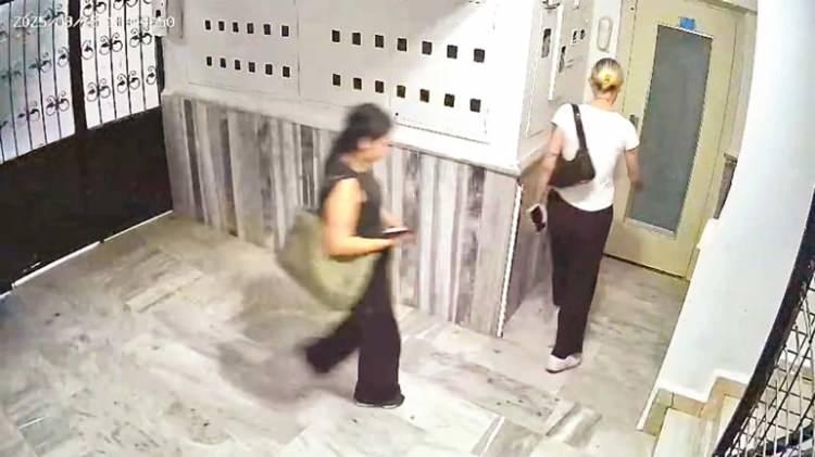 <p>Ancak raporun en &ccedil;arpıcı detayı ise G&uuml;ll&uuml;'n&uuml;n camdan atılması sonrası arkasında duyulan<span style="color:#800080"><em><strong> "Hadi g&ouml;r&uuml;ş&uuml;r&uuml;z bay bay"</strong></em></span> s&ouml;zleri oldu. Bu s&ouml;zlerin de yine <strong>G&uuml;ll&uuml;'n&uuml;n kızı Tuğyan &Uuml;lkem G&uuml;lter'</strong>e ait olduğu tespit edildi.</p>
