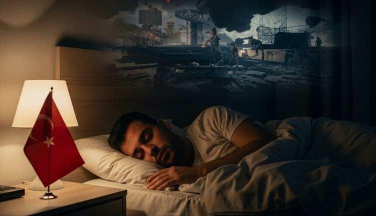 <p><span style="color:#B22222"><strong>LİSTEDE TÜRKLERİN EN ÇOK GÖRDÜĞÜ RÜYA DA ORTAYA ÇIKTI!</strong></span></p>

<p> </p>

<p>Uzmanlar, rüyaların sadece bireysel deneyimlerin değil, aynı zamanda toplumsal atmosferin de bir yansıması olduğunu belirtti. <span style="color:#B22222"><strong>Listede Türkiye'de en çok görülen rüya da yer aldı...</strong></span></p>
