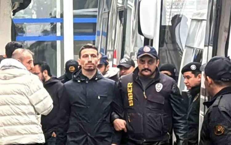 <p><strong>MERT HAKAN NEDEN TUTUKLANDI?</strong></p>
