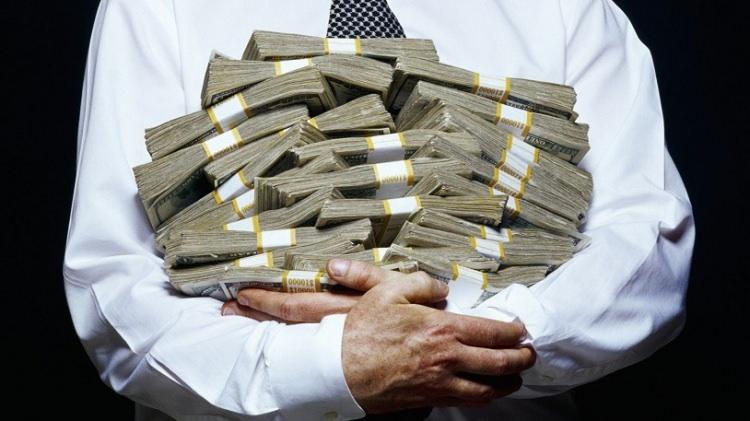 <p><span style="color:#B22222"><strong>30. 2016: </strong></span></p>

<p>&nbsp;</p>

<p>Bill Gates</p>

<p>&nbsp;</p>

<p>- $75 milyar</p>

<p>&nbsp;</p>
