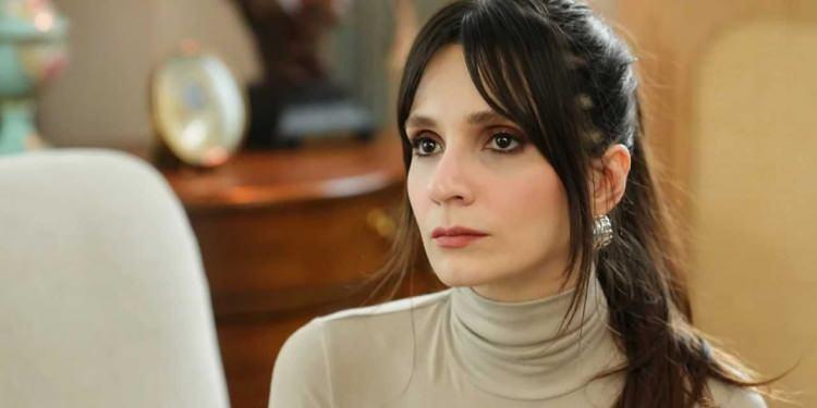 <p><span style="color:#B22222"><strong>Oyuncu Zeynep Meri&ccedil; Aral Keskin</strong></span></p>

<p>&nbsp;</p>

<p>Analizlerde, sa&ccedil; ve kan &ouml;rneğinde herhangi bir madde tespit edilmemişti.</p>
