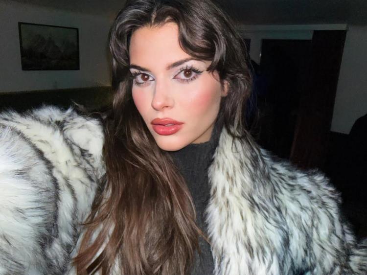 <p><span style="color:#B22222"><strong>Defne Samyeli'nin kızı Derin Talu</strong></span></p>

<p>&nbsp;</p>

<p>Sa&ccedil; &ouml;rneğinde&nbsp;"THC-COOH" adlı uyuşturucu madde tespit edilmişti.</p>
