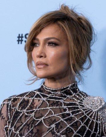 <p>LOPEZ T&Uuml;RKİYE'YE GELDİ</p>

<p>Jennifer Lopez, 6 yıl aranın ardından T&uuml;rkiye'deki hayranlarıyla buluştu.</p>
