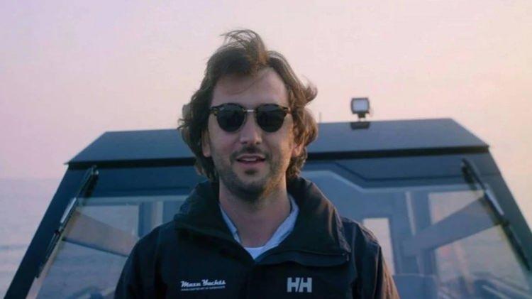 <p>HALİT YUKAY'DAN ACI HABER</p>

<p>İş insanı Halit Yukay, 4 Ağustos'ta Yalova&rsquo;dan Bozcaada&rsquo;ya gitmek &uuml;zere kendisine ait 'Graywolf' isimli tekneyle denize a&ccedil;ıldı ancak uzun s&uuml;re iş insanından haber alınamadı. G&uuml;nlerce s&uuml;ren arama &ccedil;alışmaları sonucu Yukay'ın denizden cansız bedeni &ccedil;ıkarıldı.</p>
