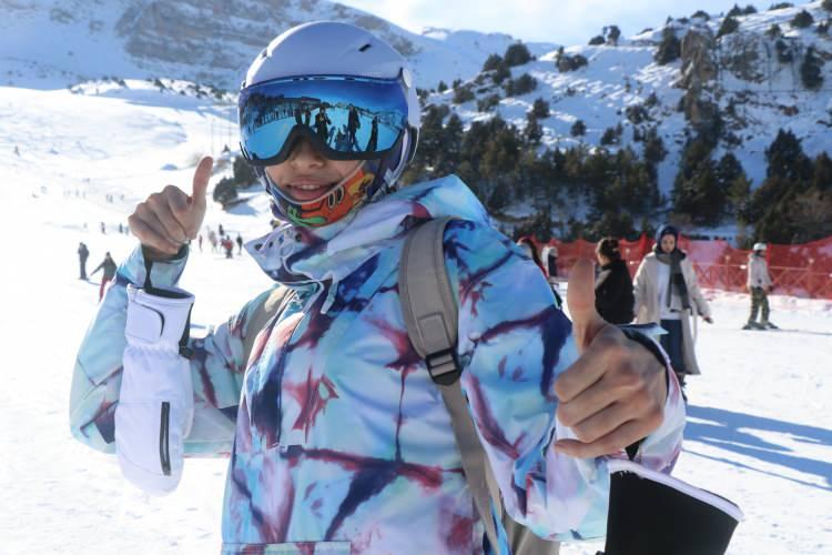 <p>Kayak tutukunlarının merakla beklediği haber geldi. T&uuml;rkiye genelindeki kayak merkezlerinde kar kalınlıkları a&ccedil;ıklandı.</p>
