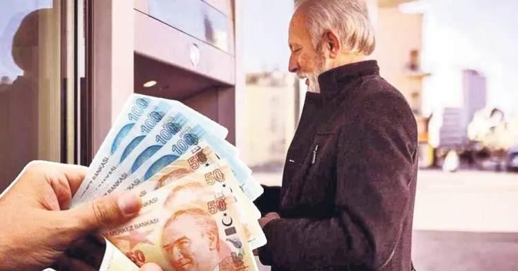 <p>Emekli olmasına sayılı g&uuml;nler kalan vatandaşlara kritik uyarılar peş peşe geliyor.</p>

<p>&nbsp;</p>
