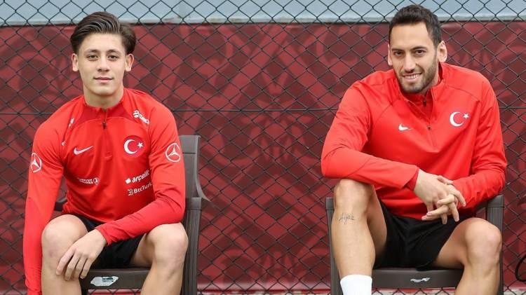 <p>41 ila 100&rsquo;&uuml;nc&uuml; basamakların a&ccedil;ıklandığı listede milli futbolcular Arda G&uuml;ler, Kenan Yıldız, Hakan &Ccedil;alhanoğlu ve Galatasaray&rsquo;ın Nijeryalı forveti Victor Osimhen de yer alıyor.</p>
