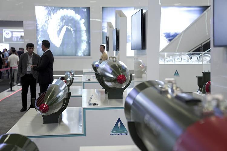 <p>Milli Savunma Bakanlığı (MSB) AR-GE Merkezi&rsquo;nin geliştirdiği GAZAP ve HAYALET bombaları, uluslararası basında yankı uyandırdı. Fransız bilim ve teknoloji gazetesi Science Post, T&uuml;rkiye&rsquo;nin bu iki yeni m&uuml;himmatını mercek altına aldı.</p>

<p>Gazete, termobarik &ouml;zelliklere sahip GAZAP i&ccedil;in &ldquo;d&uuml;nyanın en g&uuml;&ccedil;l&uuml; n&uuml;kleer olmayan bombası&rdquo; ifadesini kullandı.</p>

<p>&nbsp;</p>
