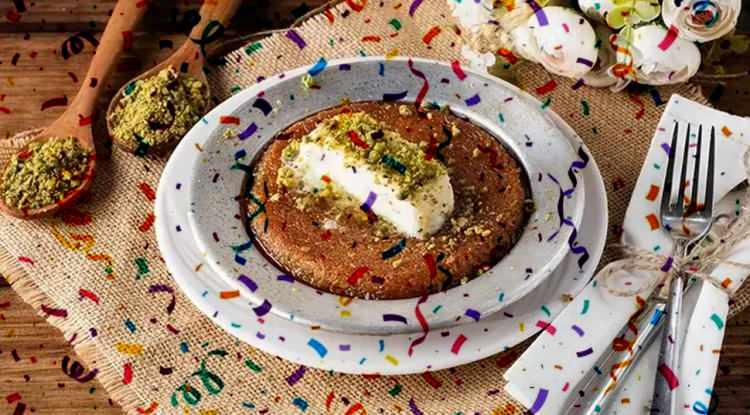 <p><span style="color:#800080"><em><strong>T&uuml;rk mutfağının eşsiz lezzetlerinden biri olan Antakya K&uuml;nefesi, "2025'in En İyi 100 Tatlısı" arasında birinci sıraya girerek mutfağımızın d&uuml;nya gastronomisindeki g&uuml;&ccedil;l&uuml; ve saygın konumunu bir kez daha kanıtladı!</strong></em></span></p>
