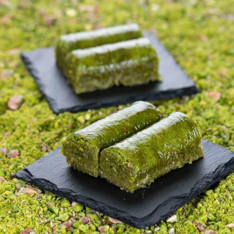 <p><strong>6- Fıstıklı Sarma &ndash; T&uuml;rkiye</strong></p>
