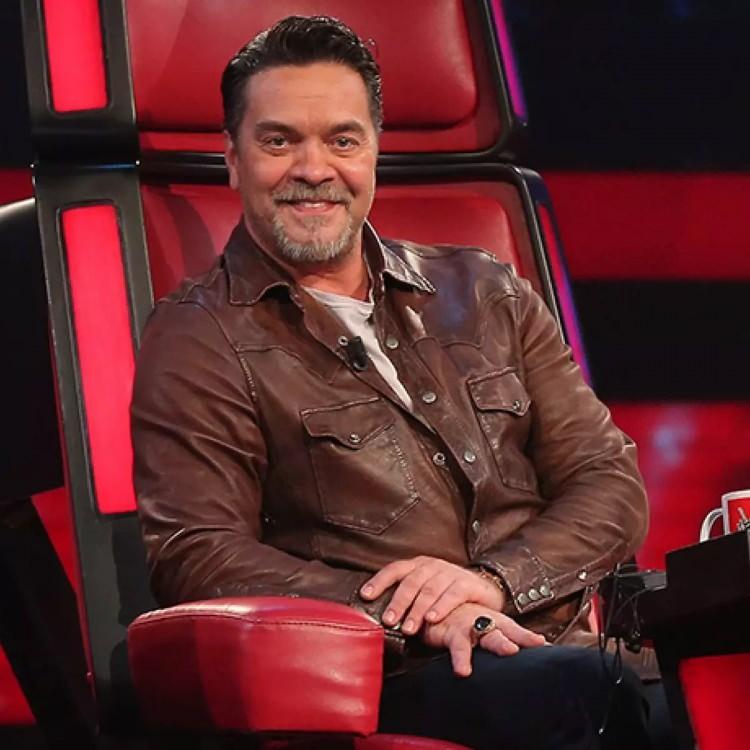 <p><span style="color:#800080"><strong>"SİZE BİR S&Uuml;RPRİZİM VAR"</strong></span></p>
