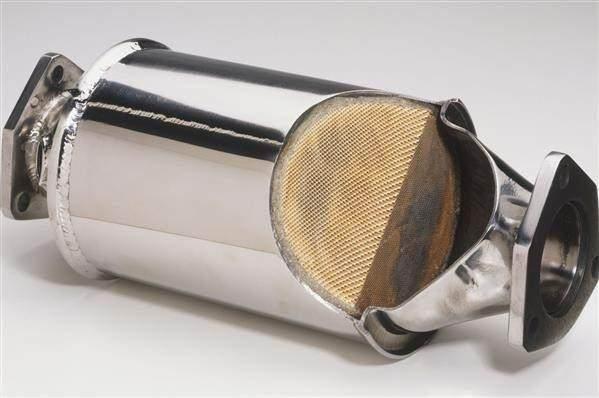 <p><strong><span style="color:#B22222">7)&nbsp; KATALITIK KONVERT&Ouml;R</span>&nbsp; |&nbsp; 1.200 TL&nbsp; - 25.000 TL ARASI</strong></p>

<p>&nbsp;</p>

<p>Binek ara&ccedil;larda toplam değişim maliyeti ₺4.000 &ndash; ₺10.000 arasında olabilir</p>
