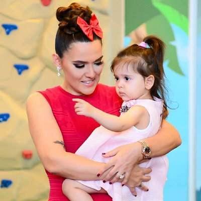 <p>Ge&ccedil;tiğimiz g&uuml;nlerde basın mensuplarıyla sohbet eden Okan Kurt, şu sıralar <strong>11 yaşında</strong> olan kızı Hira'nın <strong>oyunculuk teklifi aldığını</strong> ve bu teklifi kabul ettiklerini a&ccedil;ıkladı.</p>
