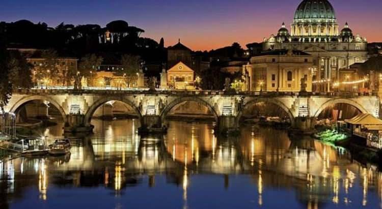 <p>İtalya'nın tam ortasında, y&uuml;ksek bir dağın tepesine kurulmuş bir kale-&uuml;lke d&uuml;ş&uuml;n&uuml;n. San Marino, MS 301 yılından beri bağımsızlığını koruyor.</p>

<p>&nbsp;</p>
